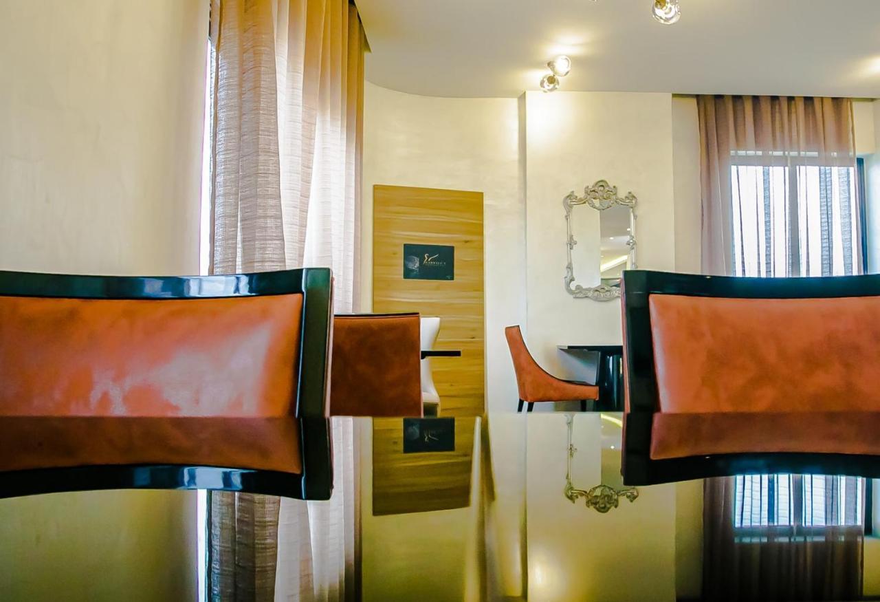 Royal Residences By Design Union Aliayabiagba Luaran gambar